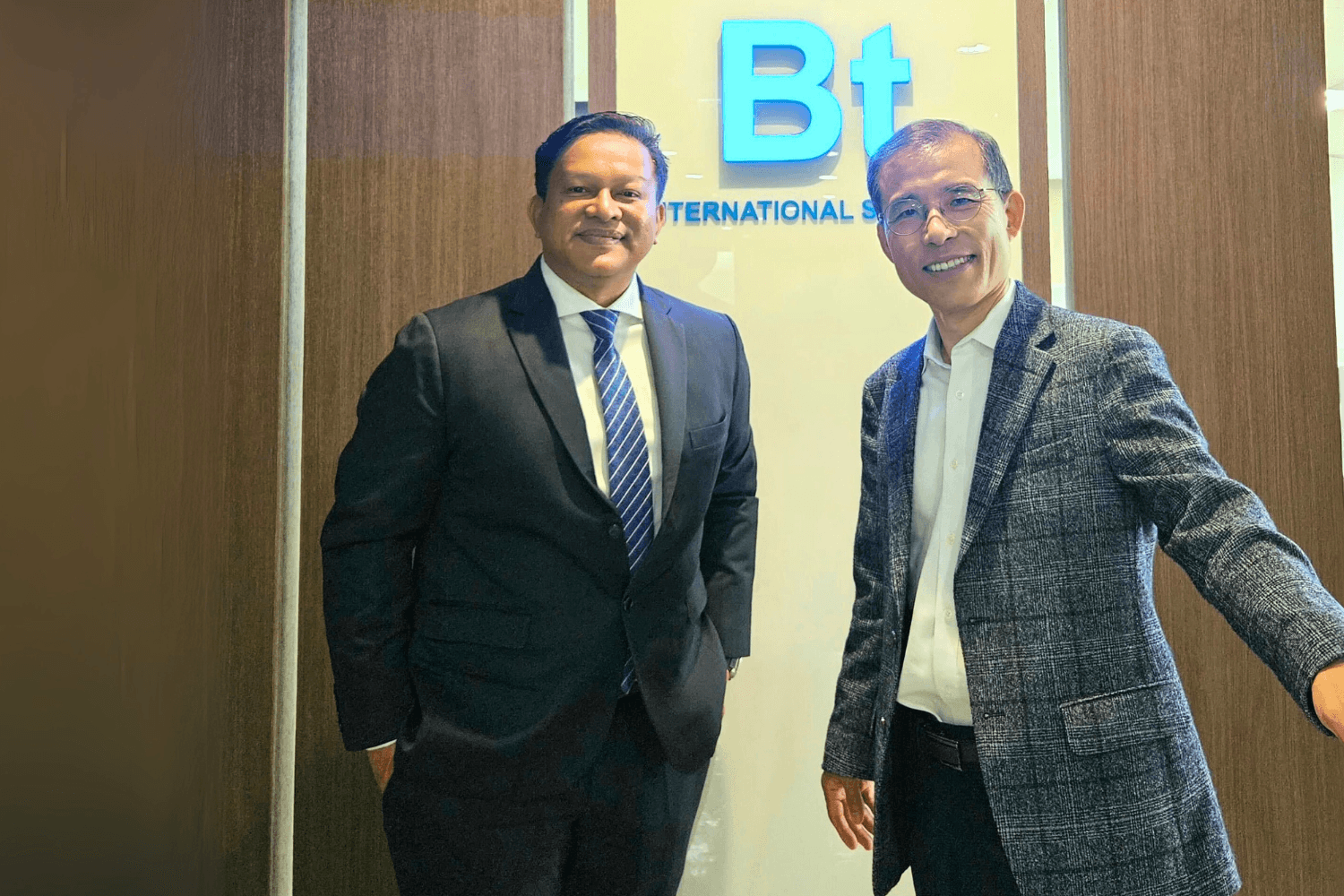 Mandarin Re CEO Meets with Bt International Services in Seoul